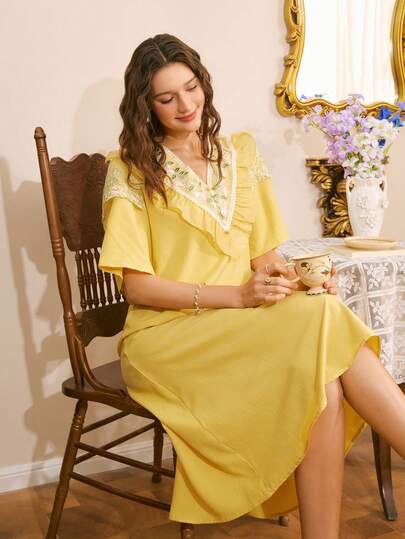 Vintage Palace Embroidered Lace Puff Sleeve Women's Nightgown