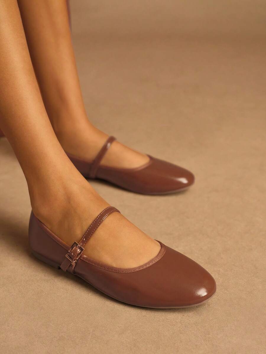 Rosivie Sepatu Flat Wanita dengan Desain Gesper, Serbaguna dan Bergaya untuk Pemakaian Sehari-hari dan Hari Valentine - Unta - View 1