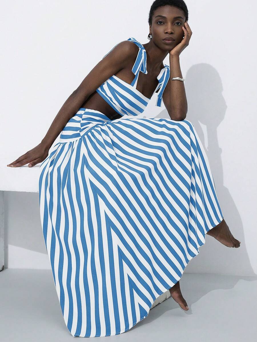 Aveloria Modichic New Fashion Vacation Beach Chic Women's Sexy Classic Contrast Stripe Bandeau Bowknot Strap Cropped Top Paired With High-Waisted Skirt, 2 Piece Set - Blue - View 1