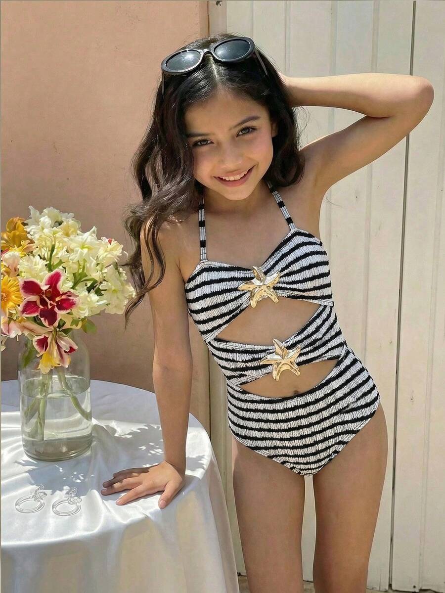 SHEIN Tween Girl Casual Vacation Black 1pc Detachable Strap Hollow Starfish Accent Ruched One-Piece Swimsuit, Summer Beach - Black and White - View 1
