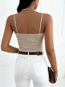 EMERY ROSE Top corto ajustado y sexy con cuello redondo, parte delantera semi-abierta, tirantes de espagueti, botones con forma de corazón, top de tirantes casual de manga corta para mujeres - Albaricoque - Ver 2