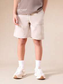 SUMWON 男童灰褐色撞色 Polo 衫套装，撞色领口和口袋，搭配工装短裤，两件套夏季休闲度假装 - 灰色 - 查看 4