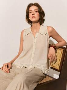 Poéselle 女士无袖荷叶边领纽扣衬衫 – 轻盈波西米亚田园风夏季上衣，无袖上衣，海滨奶奶风荷叶边领衬衫，低调奢华夏季纽扣衬衫，女士纯色荷叶边前扣休闲无袖T恤，夏季假日 - 杏色 - 查看 4