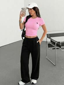 SHEIN EZwear 2件套 女士修身休闲骑士刺绣短袖T恤和裤子套装 - 彩色 - 查看 3
