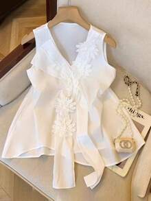 GlowEve 休闲度假3D立体花卉不对称无袖衬衫 - 白色 - 查看 1