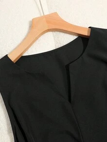 SHEIN CURVE+ Bộ đồ 2 món dành cho nữ cỡ lớn: áo không tay cổ chữ V có thắt lưng, phối cùng quần ống rộng xếp ly cạp chun màu trơn, thích hợp mặc đi làm và mặc hàng ngày, mùa xuân/hè. - màu đen - Xem 8