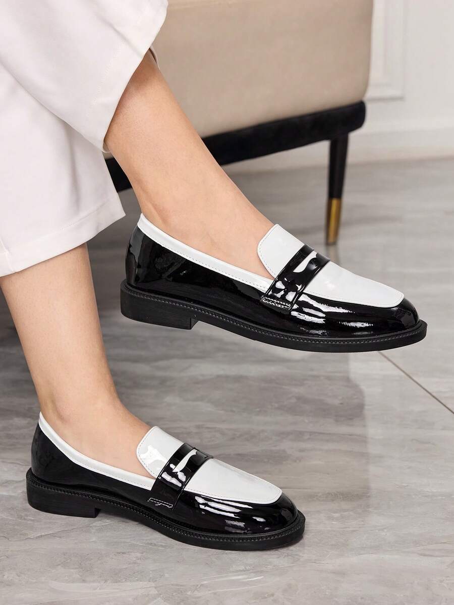 Sleekvia 女士平底鞋 - 黑與白 - 查看 1