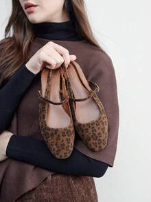 CUCCOO BIZCHIC Giày nữ thời trang màu đỏ kiểu Mary Jane, quai sau, gót thấp, mũi vuông, thoải mái, giày cao gót dự lễ tốt nghiệp, giày dự tiệc mùa hè, mùa xuân, lễ Phục sinh, Giáng sinh. - Mẫu báo nâu - Xem 4