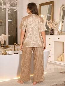 MuseNap CURVE Bộ đồ ngủ tay ngắn, dáng rộng, họa tiết da báo, cổ chữ V, cỡ lớn. - Rượu sâm banh - Xem 2