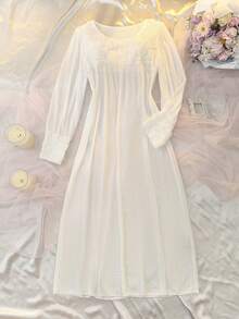 DelicateAllure 女士性感优雅 3D 玫瑰花网纱透视睡袍 - 白色 - 查看 6