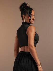 Hauture 女士性感休闲双层贴身镂空高领扭结露脐背心 - 黑色 - 查看 2