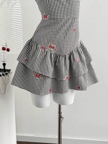 Sweetra Đầm ngắn nữ kiểu dáng mới, lãng mạn, dễ thương, thoải mái, phù hợp cho kỳ nghỉ, đi làm, cổ tròn, không tay, eo xếp ly, vạt hai tầng, chất liệu vải kẻ caro thêu, thích hợp cho mùa xuân, hè, thu. - Đen và trắng - Xem 4