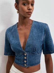 ATUI Studio 女士休闲V领水洗纽扣前开襟短款牛仔衬衫，夏季 - 藍色 - 查看 2