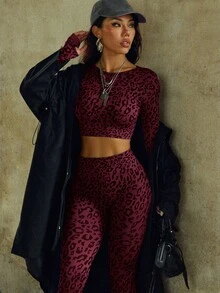 SHEIN Dewbera 女士休闲运动豹纹短款上衣和金色长裤套装两件套女装 - 酒紅色 - 查看 2