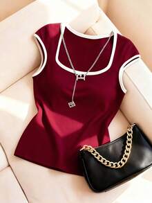 Resyla Fashionable Minimalist Square Neck Women's T-Shirt, Gift For Friends - Burgundy - View 1