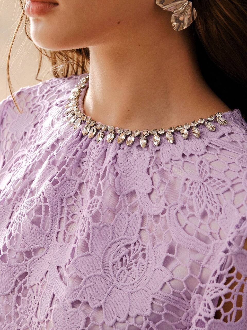MOTF WOMEN'S PURPLE DELICATE RHINESTONE DETAIL LACE RUFFLE SLEEVE MERMAID HEM DRESS