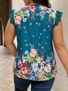SHEIN Clasi 夏季大码女式印花蕾丝拼接荷叶袖衬衫，弧形下摆，V领设计 - 藍色 - 查看 2