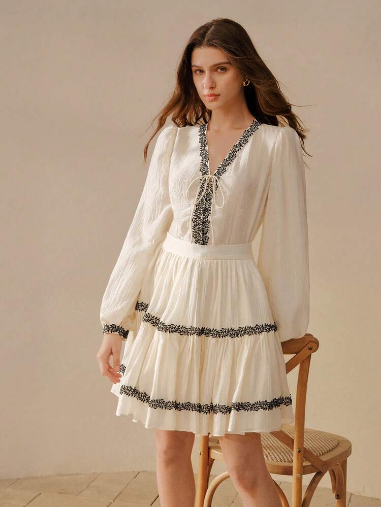 APRICOT RUCHED CONTRAST BLACK LACE A-LINE SKIRT, ELEGANT & VERSATILE WOMEN'S SHORT SKIRT, SUITABLE FOR SPRING/SUMMER