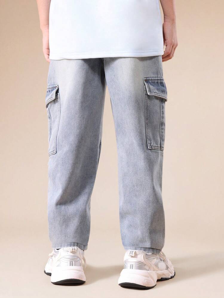 Light Wash Cargo Jeans With Multiple Pockets