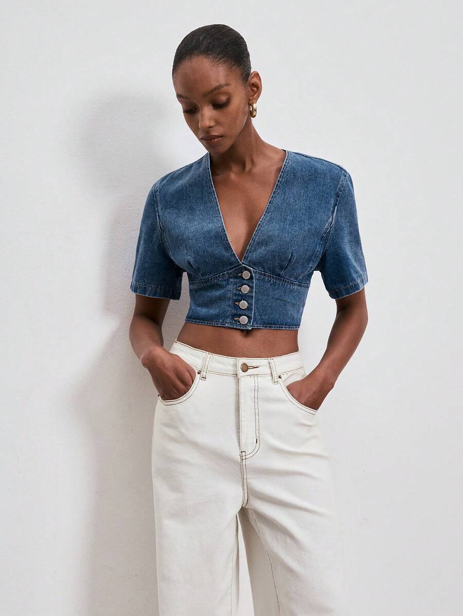 ATUI Studio Blusa vaquera corta de mujer con cuello en V, lavada y con botones delanteros, para el verano - Azul - Ver 1