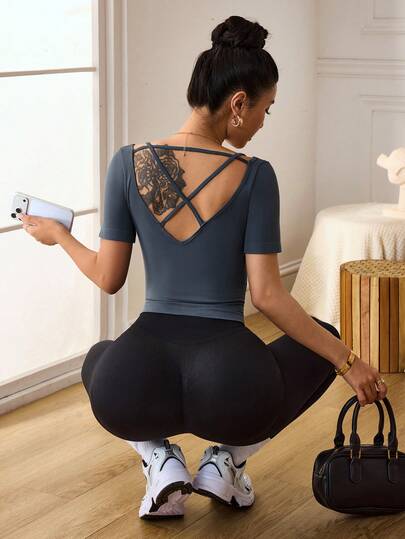 Slayform 性感露背圆领纯色修身短袖运动T恤