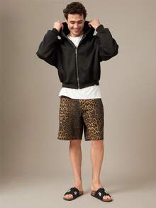 SHUZIA Dép lê nam cao cấp màu đen bằng da giả cao cấp, thiết kế hình sư tử bằng kim loại, đế mềm mại, kiểu dáng cá tính và thoải mái. - màu đen - Xem 4