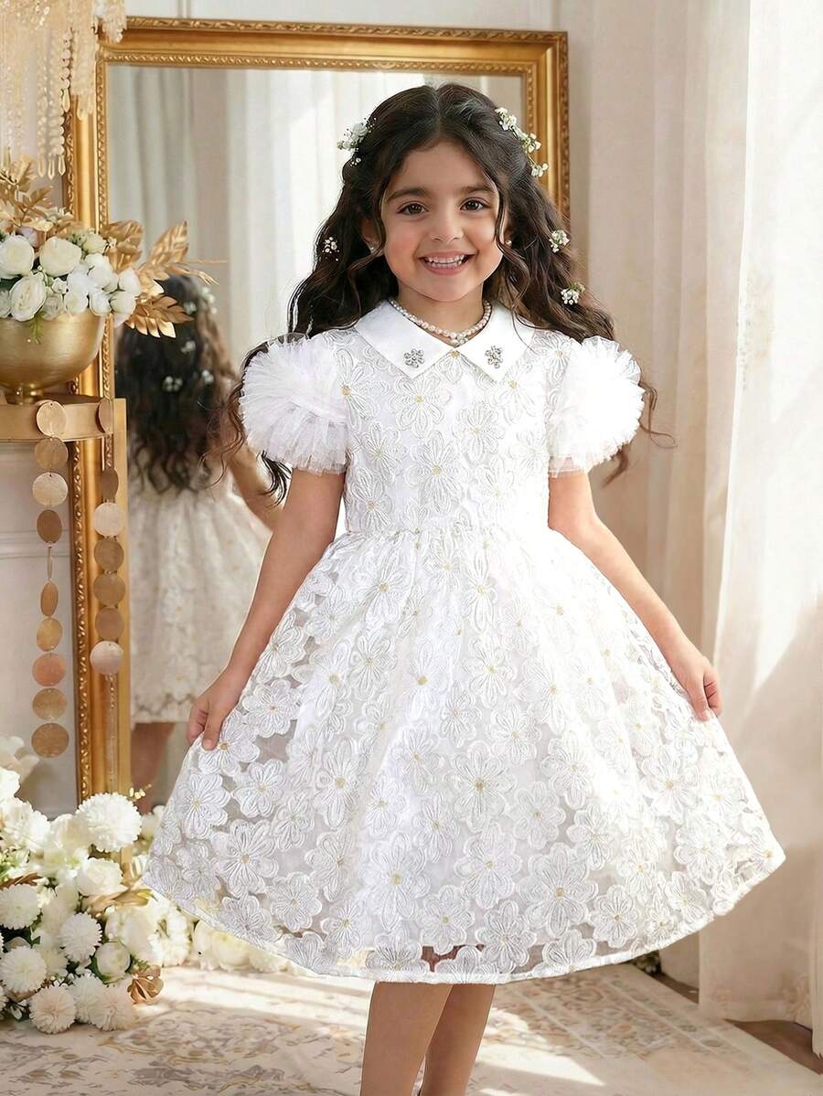 1件女童夏季新款韩版白色欧根纱提花连衣裙，彼得潘领，珠饰肩部，泡泡袖，松紧腰身，优雅可爱的公主裙，适合派对穿着 - 白色 - 查看 1