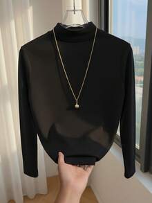 GlowEve Áo thun nữ tay dài cổ tròn màu trơn thanh lịch, điểm nhấn là cúc kim loại trên vai, kiểu dáng dễ phối đồ cho mùa thu/đông. - màu đen - Xem 2