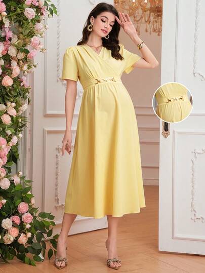  Momance-D 新款孕妇连衣裙，梭织面料，荷叶边袖口，腰部纽扣装饰，抽绳腰身设计，优雅休闲日常穿着