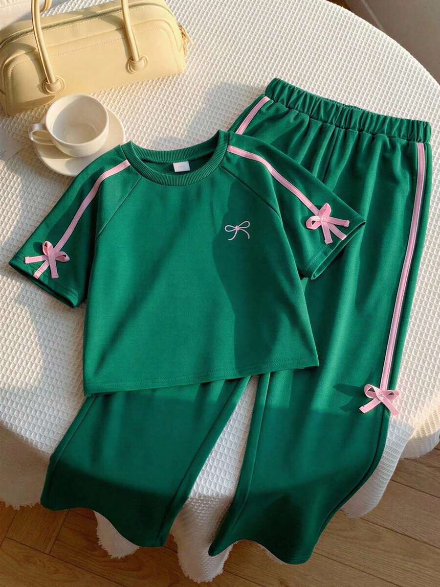 2件套女童休闲蝴蝶结刺绣撞色滚边插肩袖圆领短袖T恤和裤子套装，常规厚度，适合日常穿着、外出、上学、聚会，适合8-12岁女孩，春夏款。 - 綠色 - 查看 1