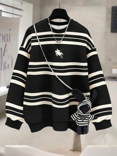 Resyla Retro Black & White Striped, Horse Logo Print Casual Loose Fit Crew Neck T-Shirt For Women, Autumn/Winter