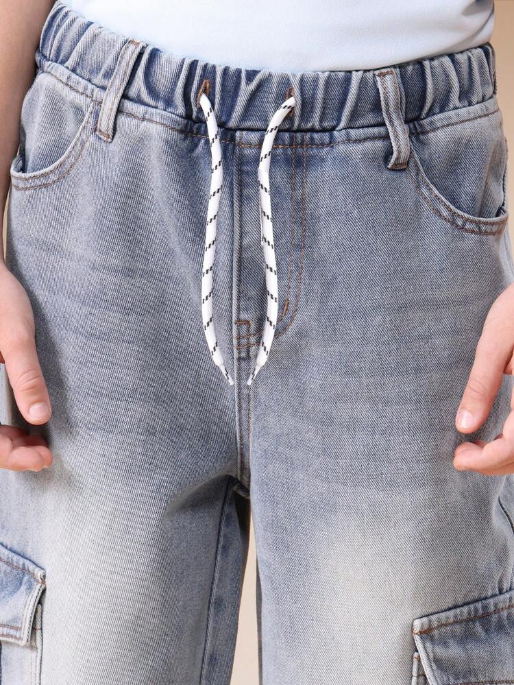 Light Wash Cargo Jeans With Multiple Pockets