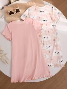 两件套女童夏季睡衣睡袍，粉色调云朵主题，一件为纯色底印大云朵“ZZZ”图案，另一件为满版云朵星形图案，轻薄舒适面料，适合夏季穿着。 - 彩色 - 查看 2