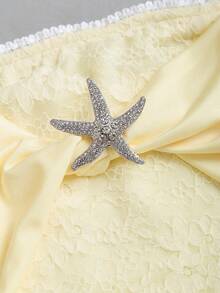 Sweetra Nuova maglietta a fascia senza maniche per donna, adatta per Capodanno, Ognissanti, Natale, Ringraziamento, eventi, pendolarismo, uso quotidiano, viaggi, estate. Con dettagli in pizzo, nodo attorcigliato, decorazioni metalliche, aderente, dolce, carina - Giallo - Visualizzare 7