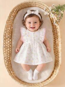 SHEIN 1pc Infant Summer Clothes, Ditsy Floral Cap Sleeve + Bow Headband, Sweet Princess Style Open Front Dress - White - View 1