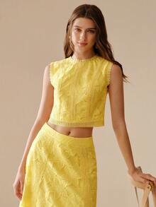 MOTF PREMIUM SLEEVELESS CROPPED TOP WITH LACE EMBROIDERY, ELEGANT & SLIMMING, SUMMER - Yellow - View 4