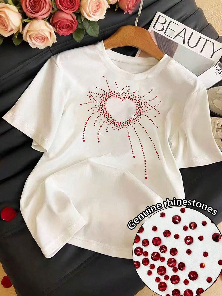 Resyla Camiseta de manga corta con cuello redondo, decorada con corazón hueco y rhinestones, talla grande - Blanco - Ver 1