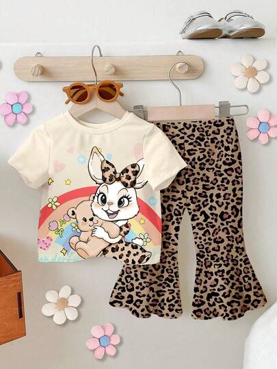 1 Set Niñas Bebé Lindo Oreja de Conejo Estampado de Leopardo Corazón Gráfico Cuello Redondo Manga Corta Camiseta y Pantalones de Campana de Punto Conjunto Lindo
