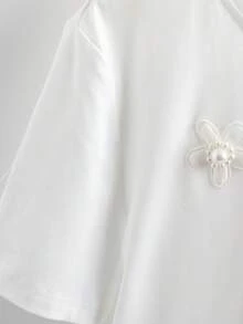 GlowEve 3D立体花卉装饰圆领白色休闲百搭短袖T恤 - 白色 - 查看 4