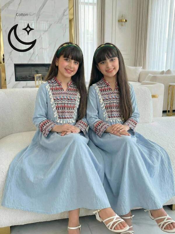 SHEIN Tween Girls' Vintage Print Color Block Patchwork Dress - Featuring Elegant Gold Floral Trim At The Neckline, Sleeves, And Hemline, This Long Princess Dress Is Crafted From Comfortable Children's Fabric To Showcase A Charming Regional Style!