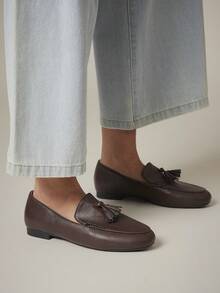 SHUZIA 女士鹅卵石纹仿皮咖啡色流苏乐福鞋 – 柔软内衬，时尚简约设计，全天舒适 - 咖啡棕 - 查看 2