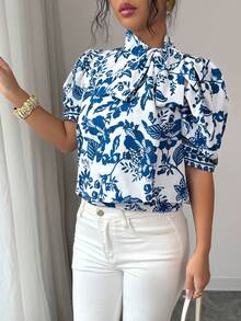 Elenzga 女士优雅时尚通勤休闲舒适迷人复古浪漫假日短袖泡泡袖蝴蝶结领宽松印花衬衫 - 藍白色 - 查看 3