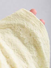 Sweetra Nuova maglietta a fascia senza maniche per donna, adatta per Capodanno, Ognissanti, Natale, Ringraziamento, eventi, pendolarismo, uso quotidiano, viaggi, estate. Con dettagli in pizzo, nodo attorcigliato, decorazioni metalliche, aderente, dolce, carina - Giallo - Visualizzare 4