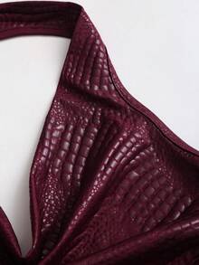 Sweetra Đầm ôm sát không tay, màu trơn, cổ yếm, lưng trễ, xếp ly. - Màu Đỏ Sâu - Xem 5