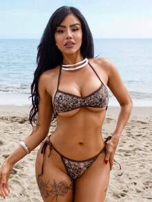 Swim SXY 2026新款女士泳装到货，适合上学、度假、约会、下午茶、西式、邮轮、海滩、海岛、公路旅行、四季皆宜、音乐节、波西米亚风度假、秋日休闲、西部波西米亚风等场合。优雅的豹纹亮片性感派对泳装两件套，女士海滩度假泳装动物纹比基尼，动物纹泳衣，动物纹泳装比基尼套装，性感比基尼，可爱棕色比基尼两件套，女士性感豹纹比基尼，挂脖比基尼，蝴蝶翅膀墨西哥比基尼，蝴蝶比基尼两件套，带翅膀比基尼两件套，棕色印花比基尼，沙滩装，闪光比基尼，亮片比基尼，猎豹纹比基尼，蛇纹比基尼。 - 彩色 - 查看 6