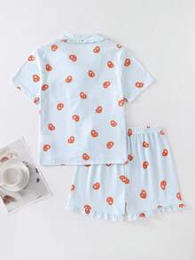 SHEIN GraphicGems Conjunto de pijama con cardigan de cuello con volantes, manga corta y pantalones cortos con diseño de galletas y comida de dibujos animados para niñas, color azul - Azul - Ver 3