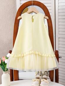 SHEIN Vintaside Kids 3D郁金香花朵装饰女童连衣裙，黄色/柠檬黄拼接网纱荷叶边无袖休闲可爱连衣裙，夏季新品 - 黃色 - 查看 2