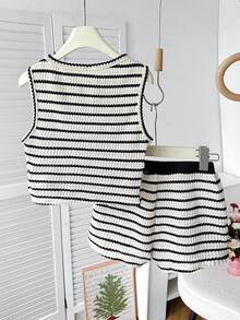 SHEIN Conjunto de top de tirantes a rayas y pantalones cortos informal para niñas preadolescentes - Negro - Ver 2