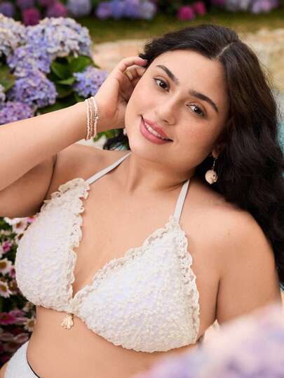 Swim Mod Plus Size Women's Solid Color Sweet Girl Style Halter Beach Vacation Swimsuit Top