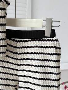 SHEIN Conjunto de top de tirantes a rayas y pantalones cortos informal para niñas preadolescentes - Negro - Ver 3